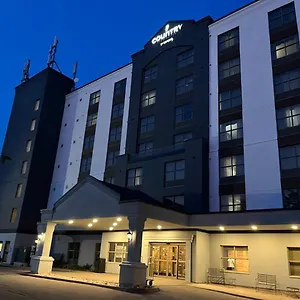 Country & By Radisson, Falls, On Hotel